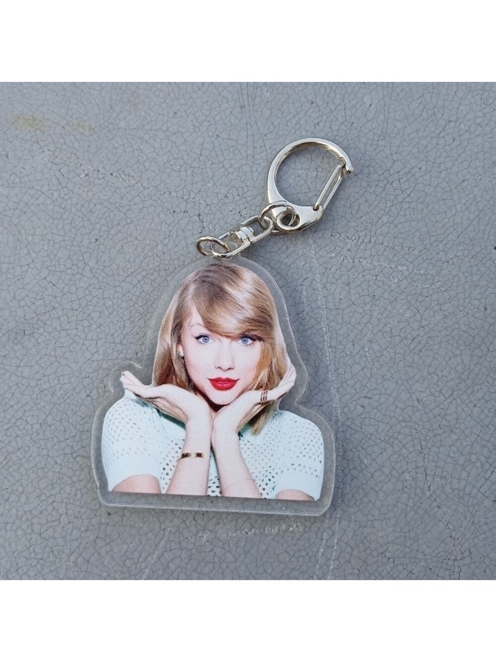 🆓 Free W/Purchase Taylor Swift Acrylic Charm Keychain NWT style 1